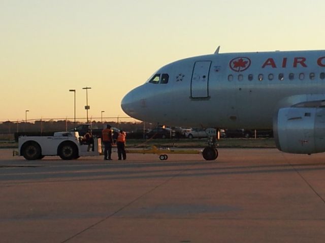 Airbus A319 (C-FYJI)