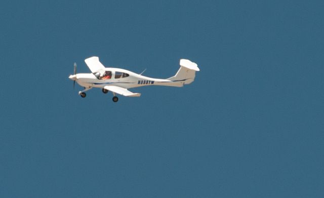 Diamond Star (N888YW) - Departing 27 at Carson City and turning cross wind