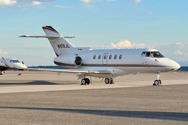 Hawker 800 (N918JL)