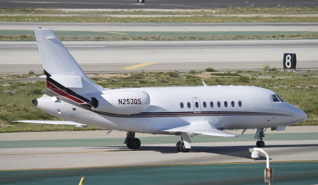 Dassault Falcon 2000 (N253QS) - Taxing to parking at LAX