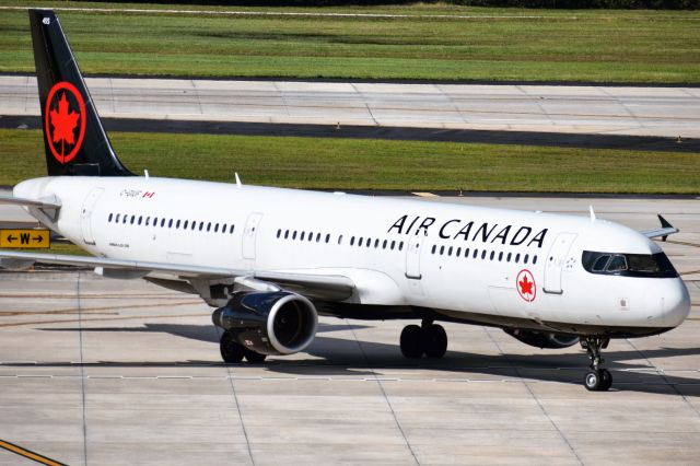 Airbus A321 (C-GIUF) - C-GIUF (Airbus A321-200) arriving into Tampa International from Toronto-Pearson International (YYZ) as AC938