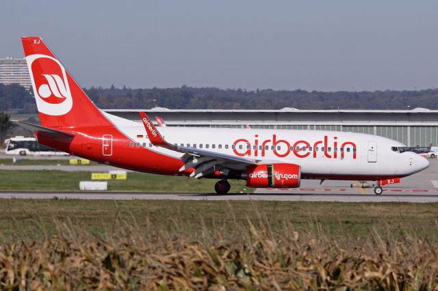 Boeing 737-700 (D-AHXJ)