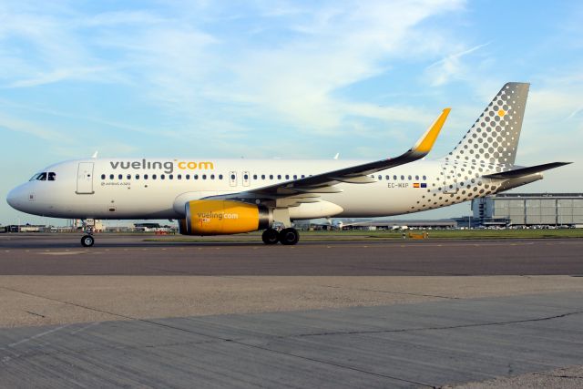 Airbus A320 (EC-MXP) - Taxiing to Terminal 3 on 17-May-18 operating flight VLG7104 from LECO.