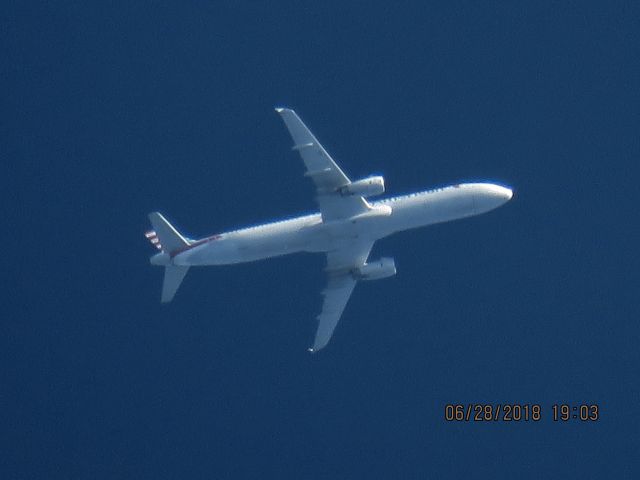 Airbus A321 (N581UW)