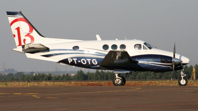 Beechcraft King Air 90 (PT-OTG)