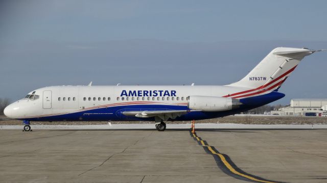 McDonnell Douglas DC-9-20 (N783TW) - A Mini MadDog sittin pretty at KIAG!