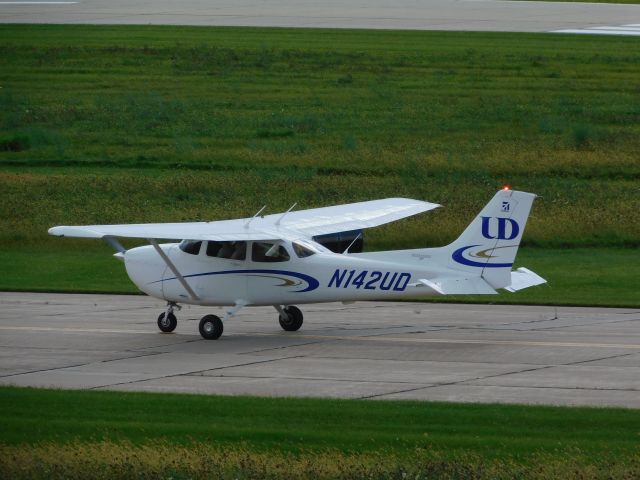 Cessna Skyhawk (N142UD)