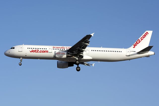 Airbus A320 (G-POWN)