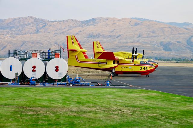 Canadair CL-415 SuperScooper (C-GQBI)