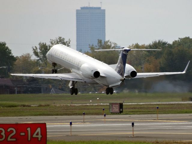 Embraer EMB-145XR (N11199)