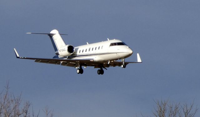 Canadair Challenger (N712AG) - On final is this 2012 Bombardier Canadair Challenger 605 in the Winter of 2019.
