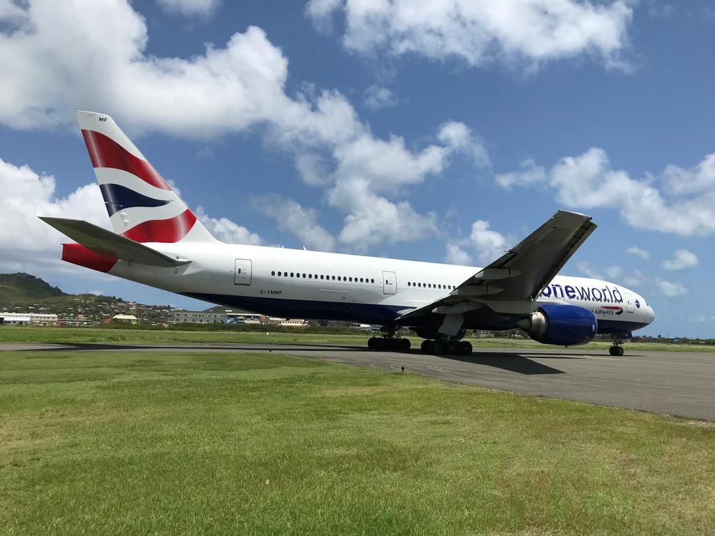 Boeing 777 (G-YMMF)
