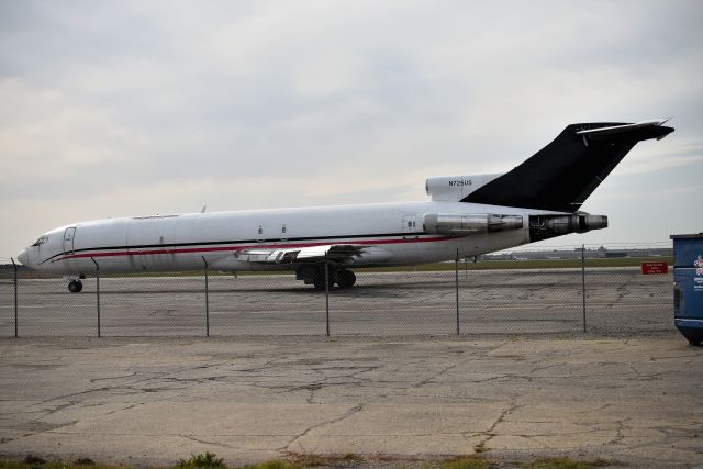 BOEING 727-200 (N725US) - 10-06-20