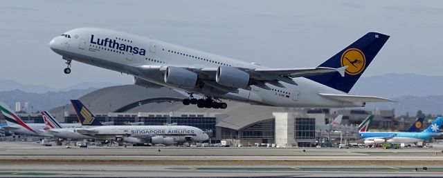 Airbus A380-800 (D-AIMK)