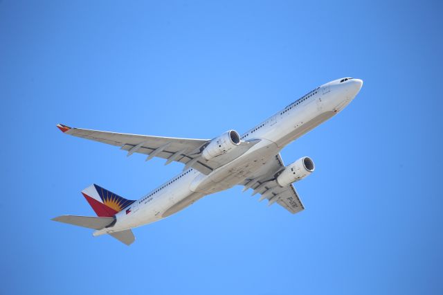 Airbus A330-300 (RP-C8780)