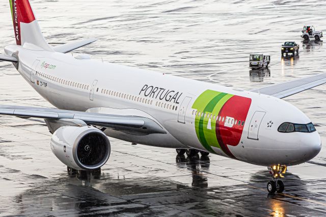 Airbus A330-900 (CS-TUM)