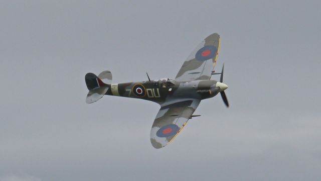 SUPERMARINE Spitfire (N614VC) - Flying Heritage Collections Supermarine Spitfire makes a low pass over Rwy 16R during FlyDay 9/19/15.