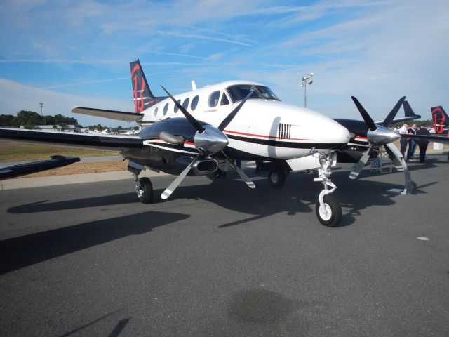 Beechcraft King Air 90 (N296KA)