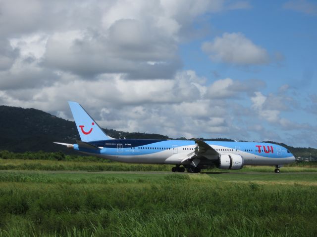 Boeing 787-9 Dreamliner (G-TUIJ)