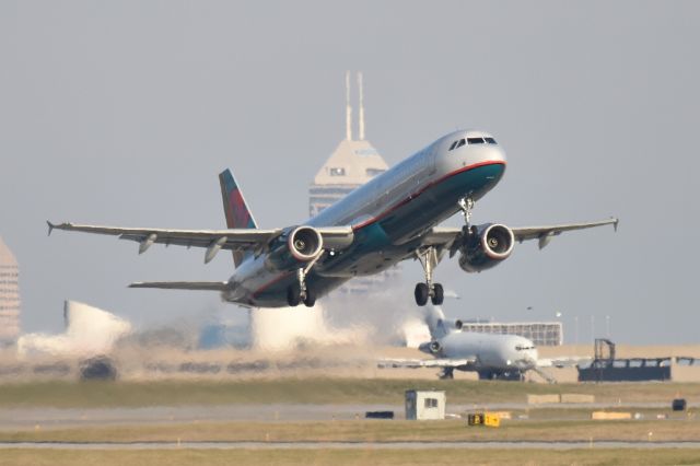 Airbus A321 (N580UW) - 23-R 11-28-23