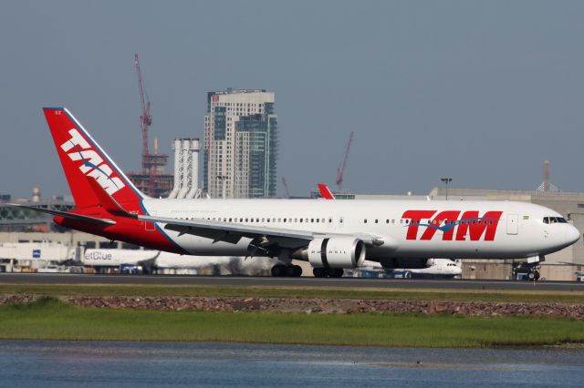 BOEING 767-300 (PT-MSZ)