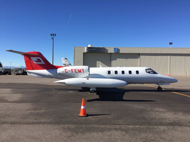 Learjet 35 —