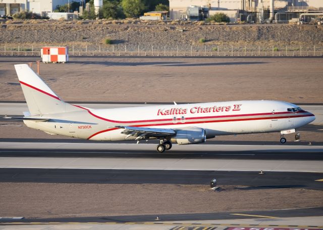 BOEING 737-400 (N730CK)