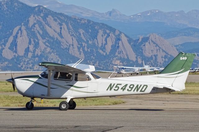 Cessna Skyhawk (N549ND)