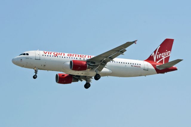 Airbus A320 (N642VA)