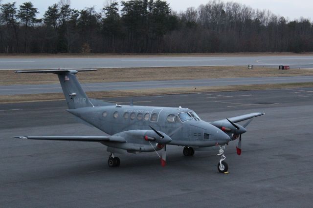 Beechcraft Super King Air 200 (N40R) - Parked