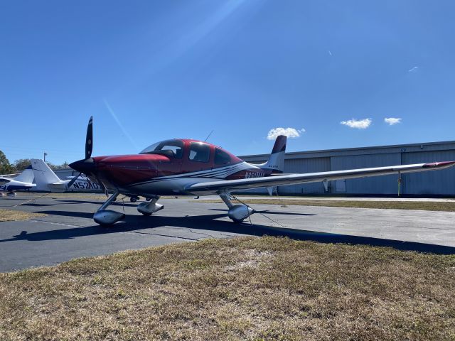 Cirrus SR-22 (N651MM)