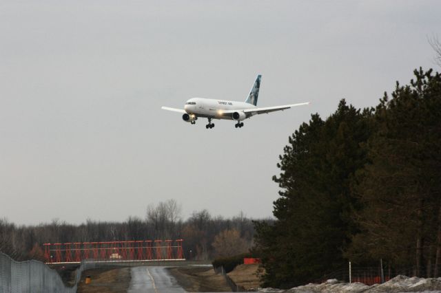 Piper Saratoga (C-GKLY)