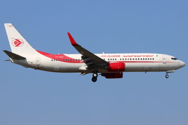 Boeing 737-800 (7T-VKD)