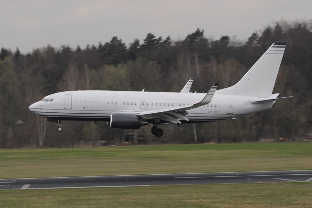 Boeing 737-700 (VP-BFT)