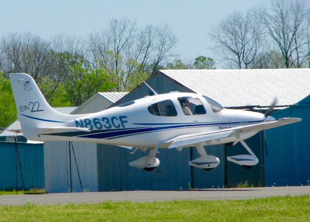 Cirrus SR-22 (N863CF) - At Downtown Shreveport.