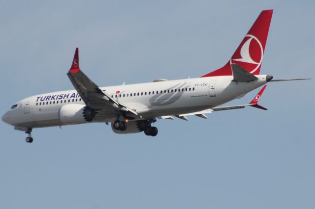 Boeing 737 MAX 8 (TC-LCU)