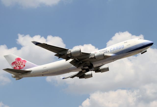 Boeing 747-400 (B-18723)