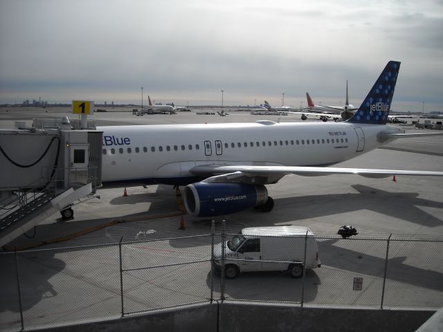 Airbus A320 (N571JB) - Feb. 2009