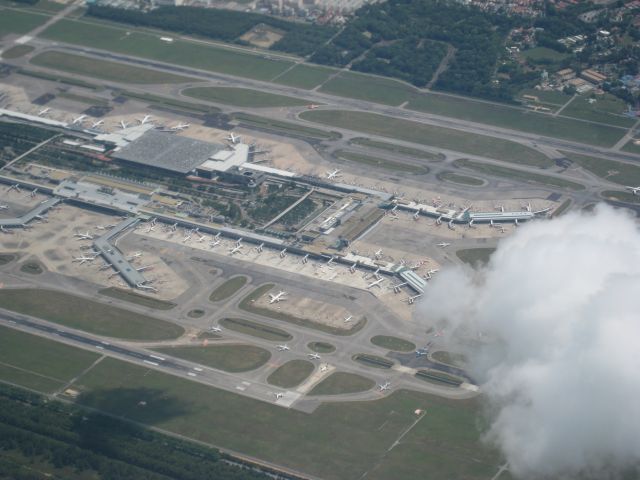 — — - Singapore Changi airport