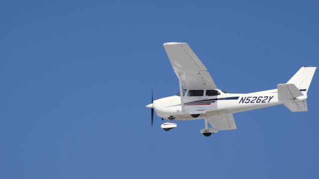 Cessna Skyhawk (N5262Y)