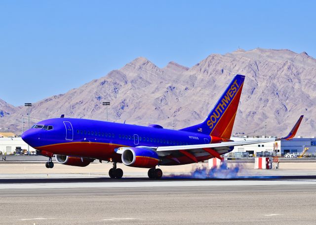 Boeing 737-700 (N700GS) - N700GS Southwest Airlines 1997 Boeing 737-7H4 C/N 27835  - Las Vegas - McCarran International (LAS / KLAS) USA - Nevada, June 27, 2012 Photo: Tomás Del Coro