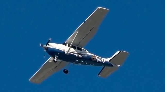 Cessna 206 Stationair (N786TF) - AMERICAN CORPORATE EXECUTIVE SERVICES - N786TF - I thought it was law enforcement going round and round over Pompano Beach 11-19-2019 at Copans Rd and Dixie Hwy but I guess it is a local private company doing some pics or mapping with that big camera thing (which obscured the tail number enough it took a while to find online...)It was pretty high. Maybe 1500ft. This was 600mm handheld on crop sensor XSI Canon Rebel. I'd love to hear about the camera on it if anyone knows about them.