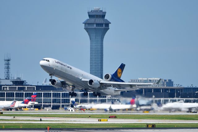 Boeing MD-11 (D-ALCM)