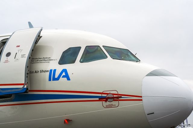 Airbus A320 (D-ATRA) - D-ATRA Deutsches Zentrum für Luft- und Raumfahrt (DLR) Airbus A320-232 @ ILA Berlin AirShow 2014 / 24.05.2014
