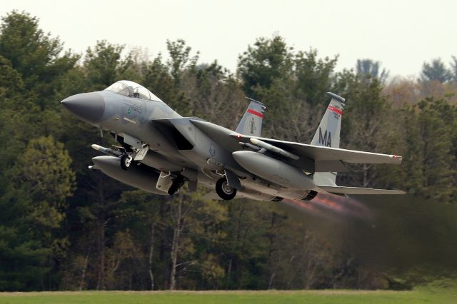 McDonnell Douglas F-15 Eagle (79-0064) - 'Bear 1' from the 104th FW of the MA ANG launching off of rwy 2 (4/28)