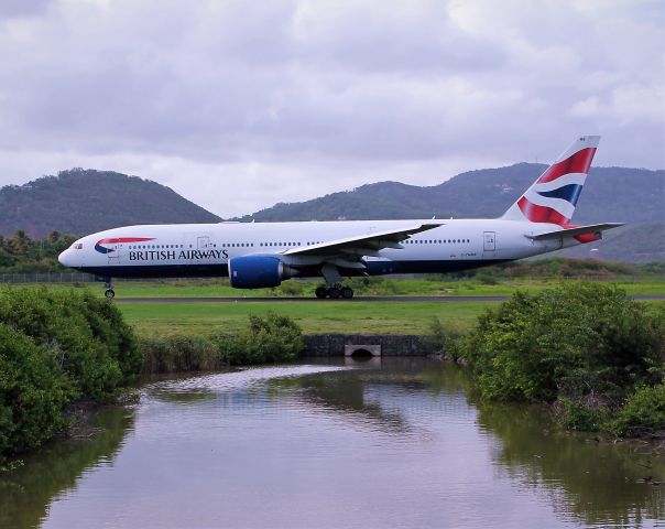 Boeing 777-200 (G-YMMB)