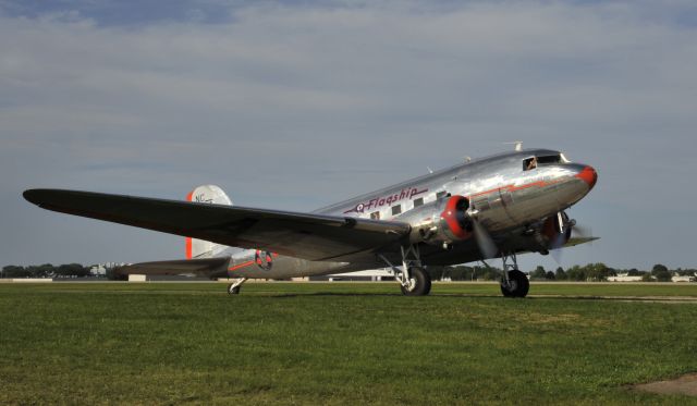 Douglas DC-3 (N17334) - Airventure 2017