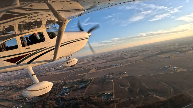 Cessna Skylane (N72MR)