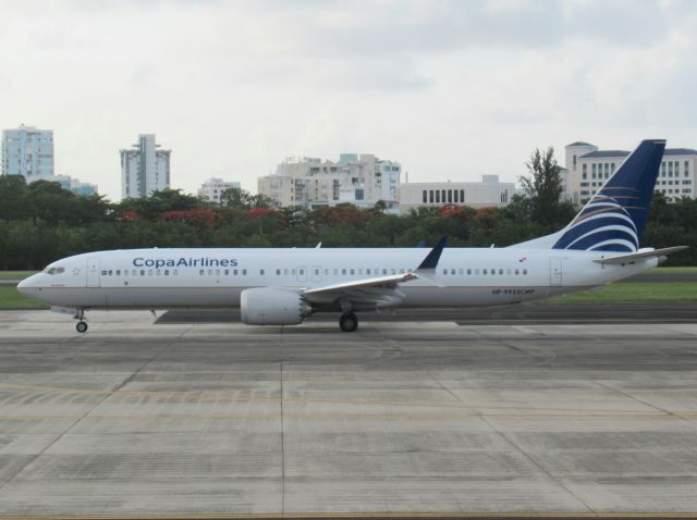 Boeing 737 MAX 9 (HP-9922CMP)