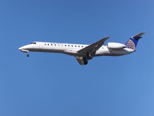 Embraer ERJ-145 (N802HK)